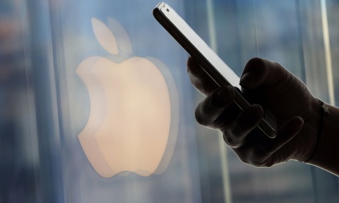Apple mất 640 tỷ vốn hóa vì thuế của ông Trump